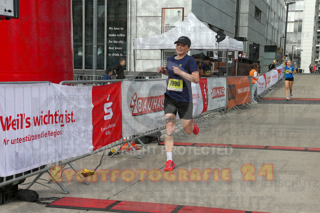 250920_1325_EX1_4432 | Sportfotografie im Rhein-Sieg Kreis, Köln, Bonn, NRW, Rheinland Pfalz, Hessen, etc. Unser Tätigkeitsfeld umfasst den Laufsport vom Volkslauf über den Marathon, Duathlon, Triathon bis zum Ultralauf wie Kölnpfad Ultra oder Schindertrail.