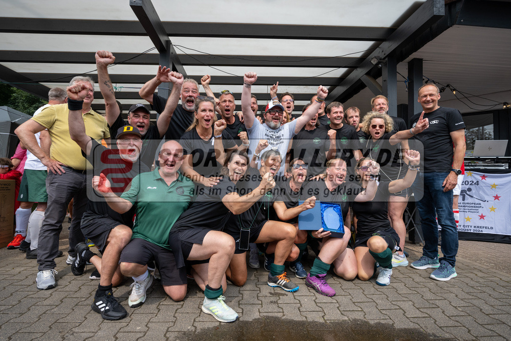 SFE_20240818_0266 | Krefeld, Deutschland, 18.08.2024:  European Cup for Recreational Hockey Players im KTHC Stadion Rot-Weiss Köln Tennis and Hockey Club am 18.08.2024 in Krefeld, Deutschland. (Foto von Stephan Fehrmann)Krefeld, Germany, 18.08.2024: European Cup for Recreational Hockey Players in KTHC Stadion Rot-Weiss Köln Tennis and Hockey Club at 18.08.2024 in Krefeld, Deutschland. (Foto from Stephan Fehrmann)