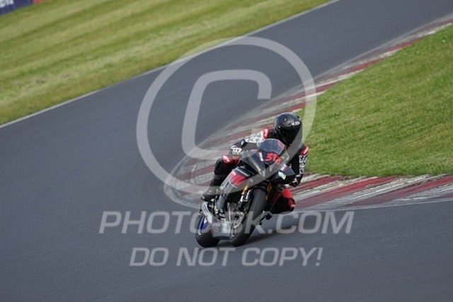 2024_05_24_PBK_13321 | Sportfotografie; SlowMotion; Video; Rennstrecke; Hafeneger; Speer; Racing; RSE; BMW; CBO; Trackday; Motorsportarena; Hockenheimring; Brno; Most; Barcelona; Valencia