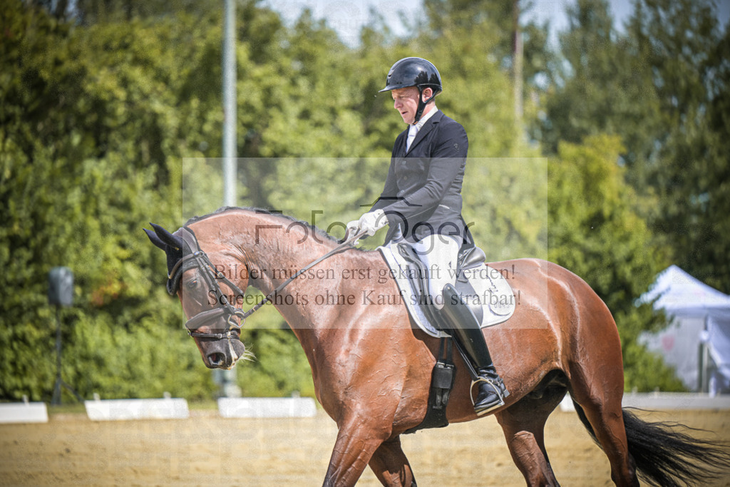 DOS_0516 | Entdecke hochwertige Reitturnierfotos von Foto Oger. Professionell, emotional und authentisch – jetzt Lieblingsmomente im Shop bestellen.Deutschlandweite Turnierfotografie. - Realisiert mit Pictrs.com