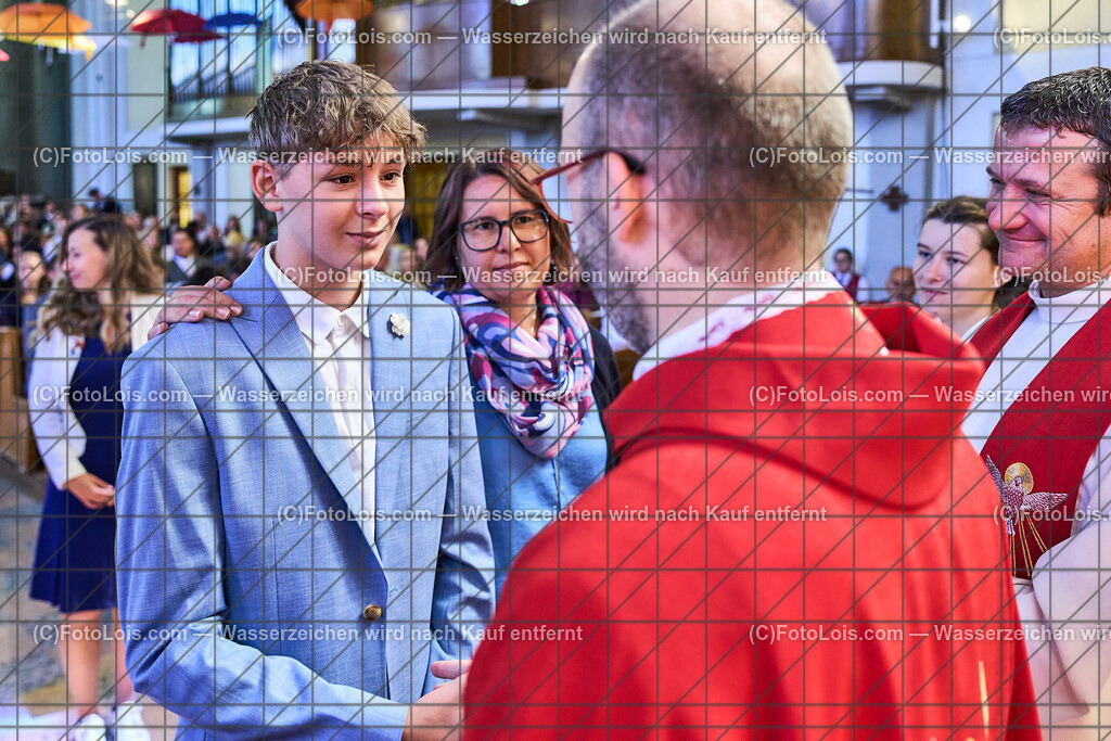 ALP0990_PfarrFirmung Wieselburg_Firmvorgang | (C)FotoLois.com, Alois Spandl, Firmung in der Pfarrkirche Wieselburg mit Generalvikar Dr. Christoph Weiss, Dechant Pfarrer Daniel Kostrzycki und Monignore Franz Dammerer, Sa 15. Juni 2024.