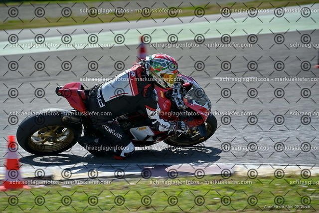 26BT02-0266 | markuskiefer.com - Realisiert mit Pictrs.com