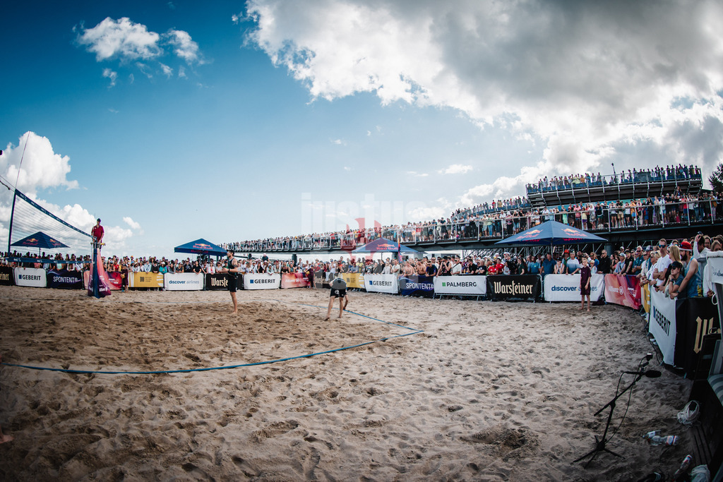 Beachvolleyball | Männer | Deutsche Meisterschaften 2025 Timmendorfer Strand | 06.09.2025 | Die volle Seebrücke hinter dem Nebencourt Sidecourt Zwei
