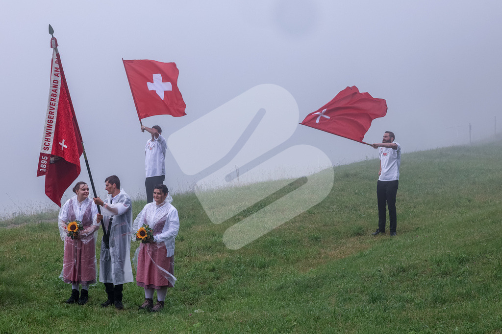 Rigi2026_1G_00016 | Die Schwinger des Schwyzer Kantonalen Schwingerverbandes: Fotos, die Dynamik und Leidenschaft festhalten, sowie emotionale Momente aus dem traditionellen Schwingsport zeigen. - Realisiert mit Pictrs.com