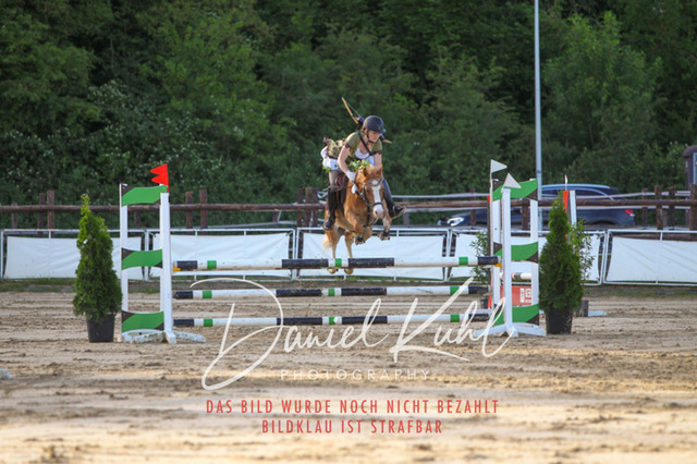 DKP45239 | Turnierfotos kaufen im Webshop von Daniel Kuhl Photography – entdecke professionelle Reitsportfotos aus Turnieren & Events. Hochwertige Turnierbilder online bestellen & sichern. Jetzt Fotos von Reitsportturnieren kaufen!