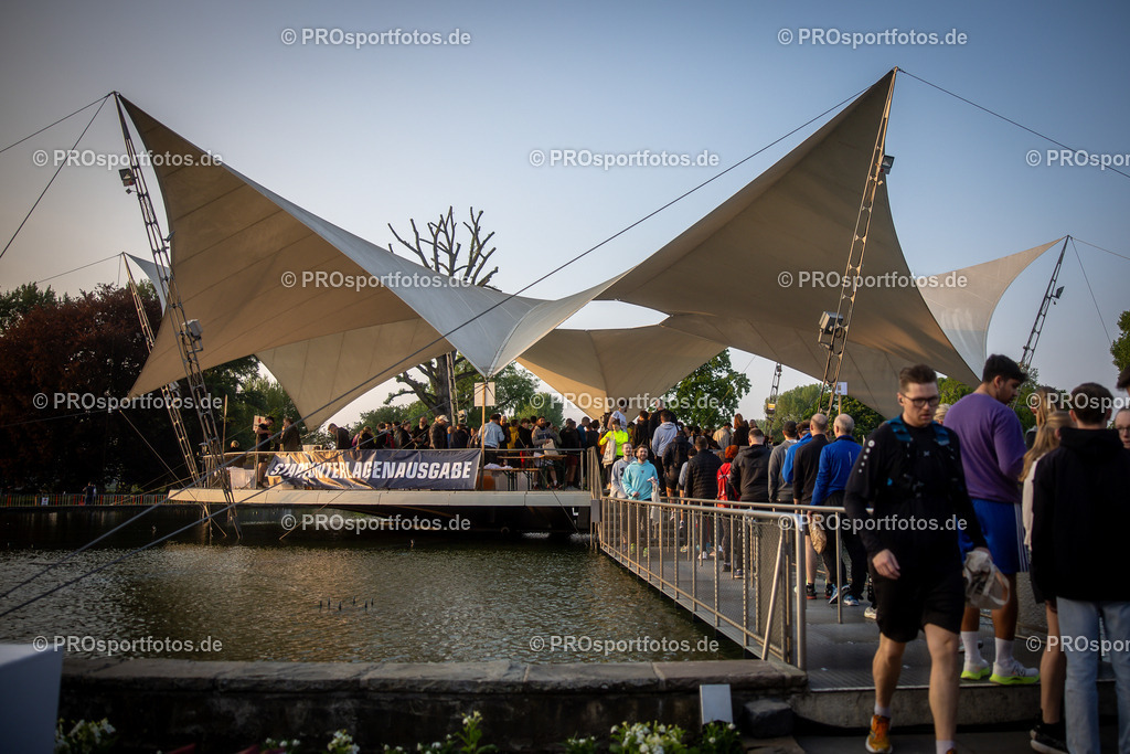 21. ASV Nachtlauf; Koeln, 08.05.24 | Impressionen vom 21. ASV Nachtlauf am 08.05.24 am Tanzbrunnen in Koeln. Foto: BEAUTIFUL SPORTS/Axel Kohring