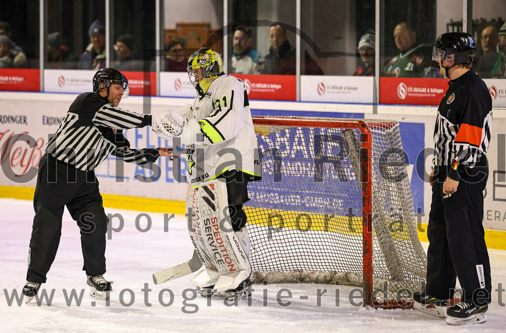 2024-02-02_110_TSV_Erding_gegen_ERSC_Amberg | Erding, Deutschland, 02.02.2024:
Eishockey, Bayernliga Vorrunde 2023 / 2024, 30. Spieltag, TSV Erding gegen ERSC Amberg, Endergebnis: 1:0

Torwart Timon Bätge (ERSC Amberg, #31)

Foto: Christian Riedel / fotografie-riedel.net