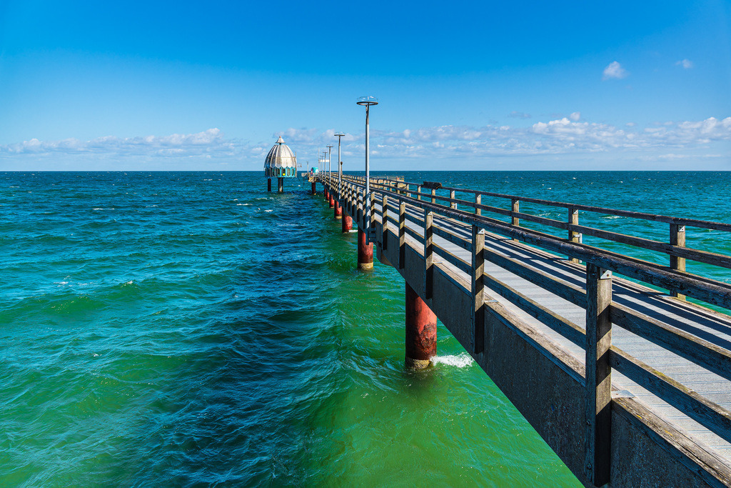 Seebrücke an der Ostseeküste in Zingst auf dem Fischland-Darß | Seebrücke an der Ostseeküste in Zingst auf dem Fischland-Darß.