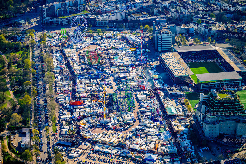Hamurg_Heiligengeistfeld_Dom_Millerntorstadion_Buncker_ELS_4128060425 | HAMBURG 06.04.2025 Kirmes - und Rummel- Veranstaltungsgelände des Heiligengeistfeld des Hamburger Dom im Karolinenviertel im Ortsteil Sankt Pauli in Hamburg. Weiterführende Informationen bei: hamburg.de GmbH & Co. KG. // Fair location Heiligengeistfeld of Hamburger Dom festival center in the Karolinenviertel in the district Sankt Pauli in Hamburg, Germany. Further information at: hamburg.de GmbH & Co. KG. Foto: Martin Elsen