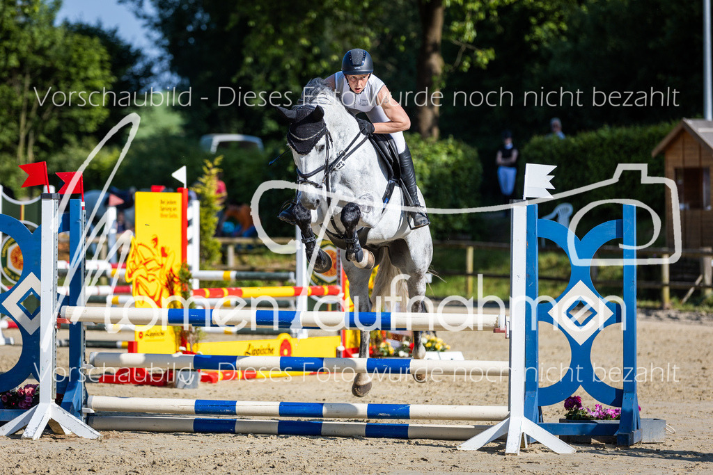 Donop24-ASpr-098 | MomenTaufnahmen Pferdesportfotos