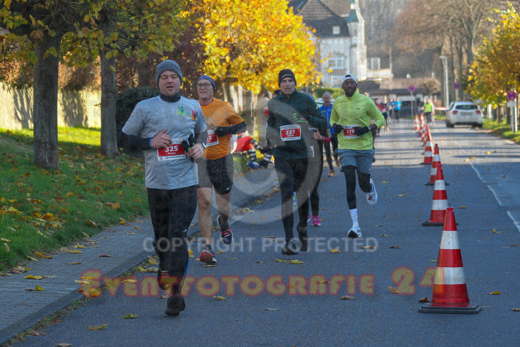 241201_1228_EV4_2598 | Sportfotografie im Rhein-Sieg Kreis, Köln, Bonn, NRW, Rheinland Pfalz, Hessen, etc. Unser Tätigkeitsfeld umfasst den Laufsport vom Volkslauf über den Marathon, Duathlon, Triathon bis zum Ultralauf wie Kölnpfad Ultra oder Schindertrail.
