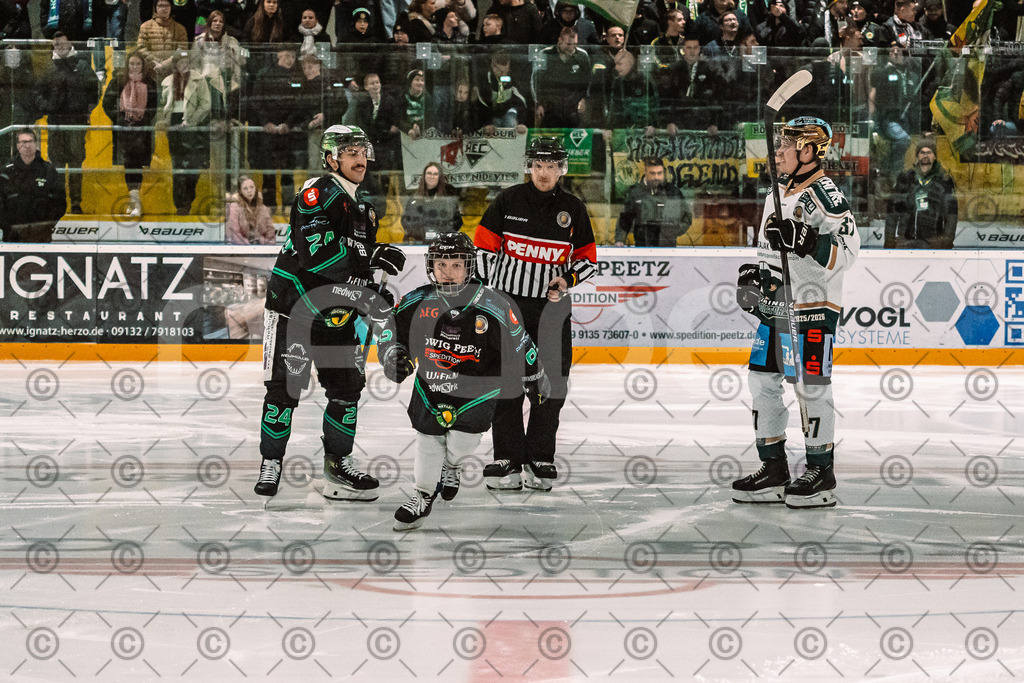Alligators_vs_Erding_12_12_2025-037 | Höchstadt Alligators Fotogalerie: Eishockey-Action aus Franken. Professionelle Spielfotos, Portraits & Stadionbilder zum Download. Jetzt entdecken! - Realisiert mit Pictrs.com