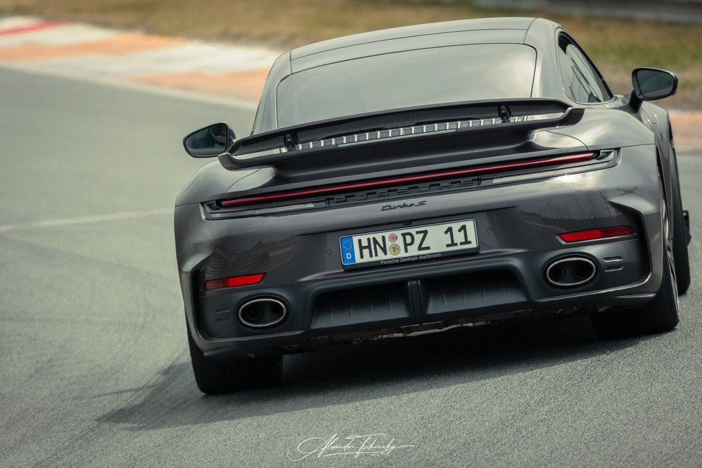 R6AT2155 _Alexander Tschuncky | Entdecken Sie die faszinierende Welt von Alexander Tschuncky Arts: Kreative Fotografie, atemberaubende Automobilkunst und hochwertiger Bilderdruck. Lassen Sie sich inspirieren! - Realisiert mit Pictrs.com