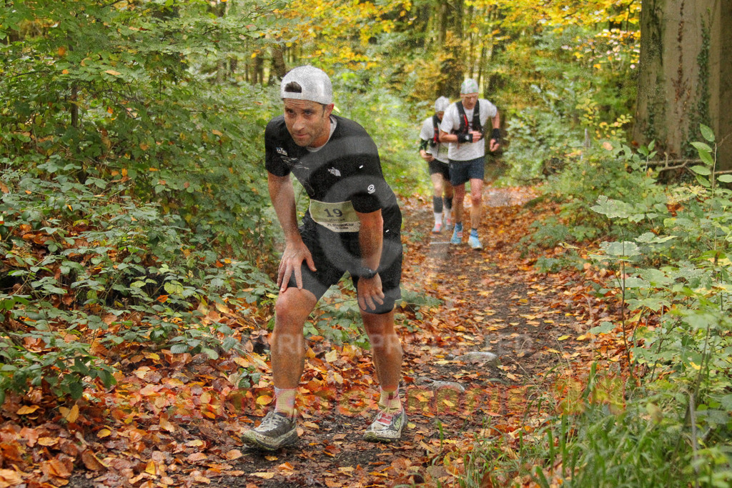 251026_1217_EV4_4748 | Sportfotografie im Rhein-Sieg Kreis, Köln, Bonn, NRW, Rheinland Pfalz, Hessen, etc. Unser Tätigkeitsfeld umfasst den Laufsport vom Volkslauf über den Marathon, Duathlon, Triathon bis zum Ultralauf wie Kölnpfad Ultra oder Schindertrail.
