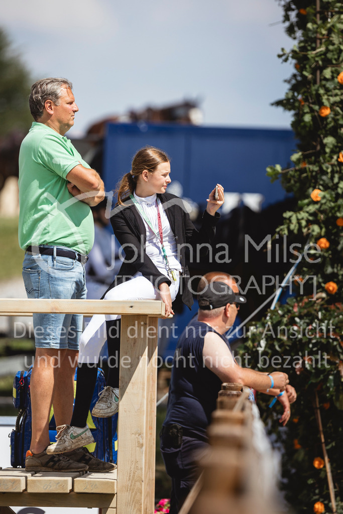 240711_BHO_L-Stil-1-491 | Deine schönsten Turniermomente als professionelle Fotos! Entdecke hochwertige Pferdesport-Fotografie im Online-Shop. Jetzt Fotos finden & bestellen!