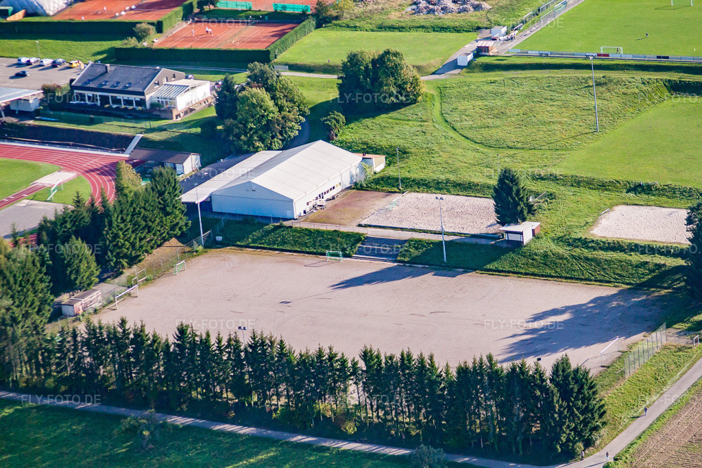 Luftbild: Sportgelände des SV-1899 eV Langensteinbach im Ortsteil Langensteinbach in Karlsbad im Bundesland Baden-Württemberg in Deutschland. Foto: IMG_45301.jpg vom 21.09.2011 durch Werner Riehm/FLY-FOTO.de