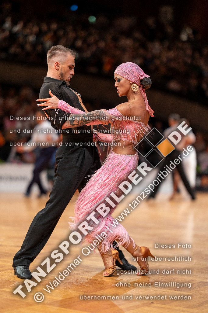 20230812-14612 | Hier finden Sie Tanz Bilder vom Latein und Standard Formationen tanzen. Sportbilder vom Tanzsport. Schöne Fotos und von Weltmeisterschaft, Europameisterschaft, Bundesliga, Regionalliga, Oberliga und Landesliga sowie von GOC Stuttgart, DanceComp, WM Bremen