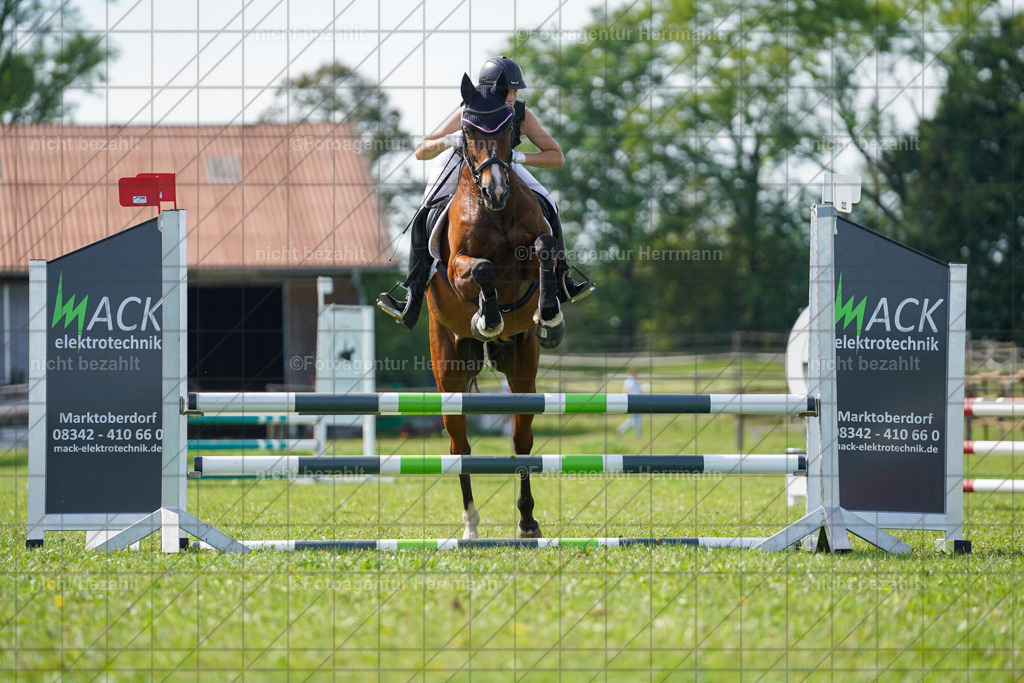 20230917-FAH09517 | Landsberg am Lech, 2023, Kaufbeuren, Kempten, Allgäu, Turnierfotografen Bayern, Fotoagentur Herrmann, Turnierbilder, Reitsport Fotos, Pferdefotograf, Augsburg, Bad Tölz, Dachau, Karlsfeld, Memmingen, Buchloe, Schwabmünchen