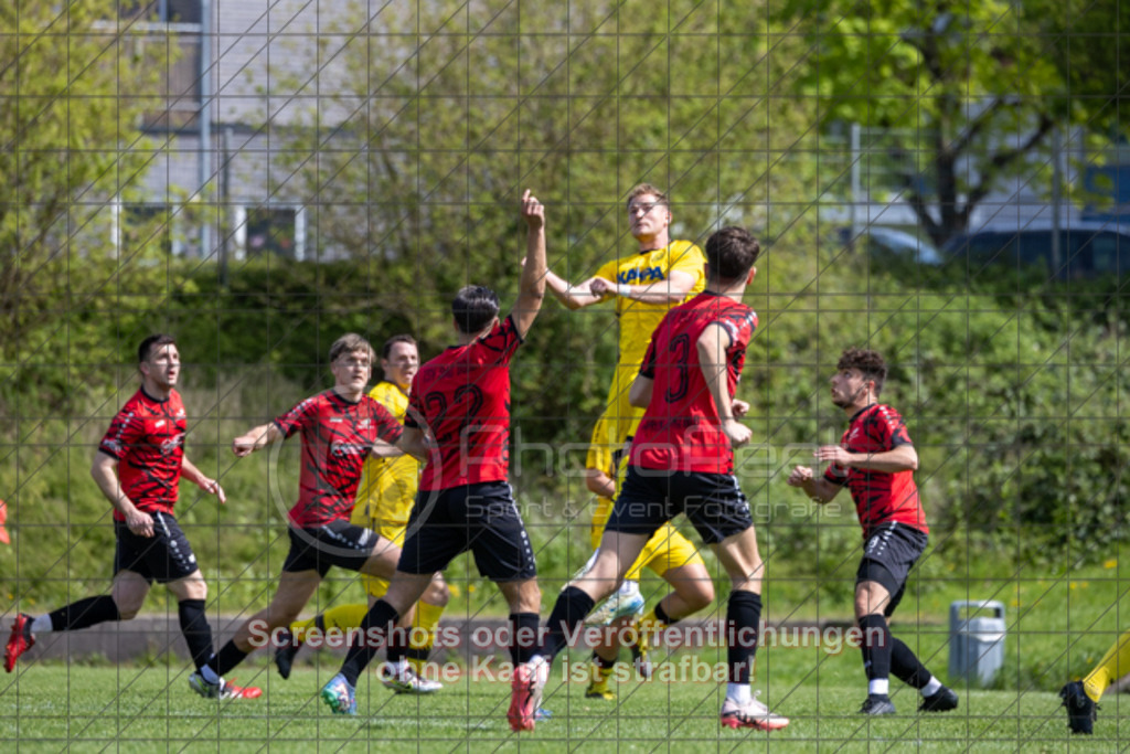 20250427_150644_0144 | #,TSV Bad Boll (rot) vs. SV Waldhausen (gelb), Fussball, Landesliga 2 - wfv, 24. Spieltag, Saison 2024/2025, Rasenplatz, Erlengarten 37, 73087 Bad Boll, 27.04.2025 - 15:00 Uhr,Foto: PhotoPeet-Sportfotografie/Peter Harich