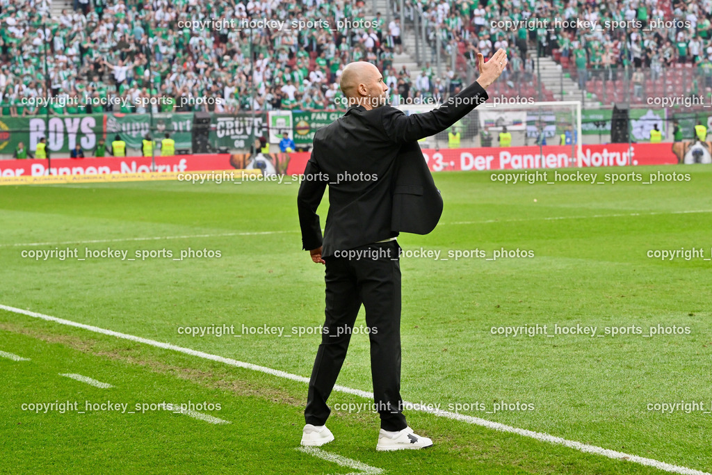 SK Puntigamer Sturm vs. SK Rapid Wien Siegerehrung, Impressionen | Headcoach SK Sturm Graz Christian Ilzer, SK Puntigamer Sturm vs. SK Rapid Wien Siegerehrung, Impressionen, SK Puntigamer Sturm vs. SK Rapid Wien Siegerehrung, Impressionen am 01.05.2024 in Klagenfurt (Wörthersee Stadion ), Austria, (Photo by Bernd Stefan)