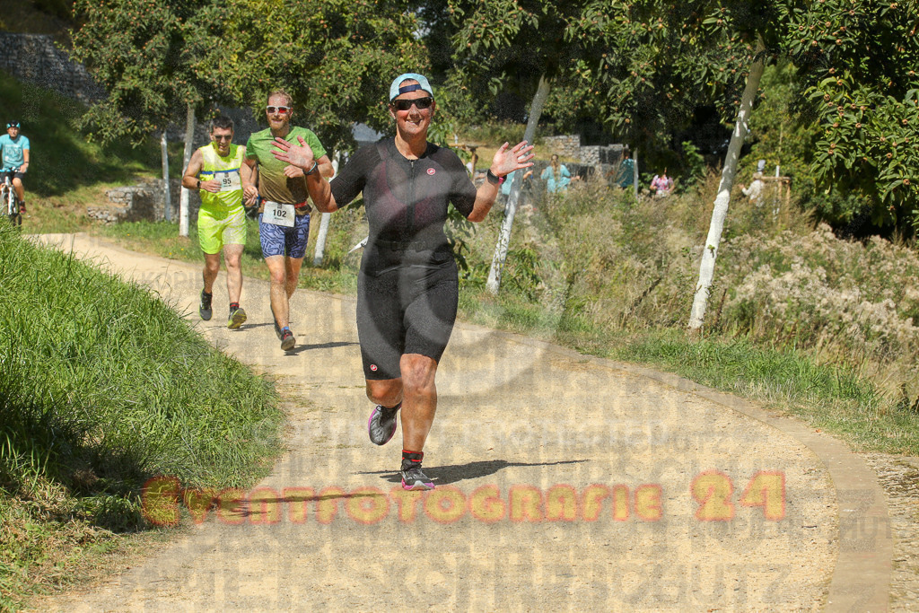 250824_1232_EX1_9692 | Sportfotografie im Rhein-Sieg Kreis, Köln, Bonn, NRW, Rheinland Pfalz, Hessen, etc. Unser Tätigkeitsfeld umfasst den Laufsport vom Volkslauf über den Marathon, Duathlon, Triathon bis zum Ultralauf wie Kölnpfad Ultra oder Schindertrail.