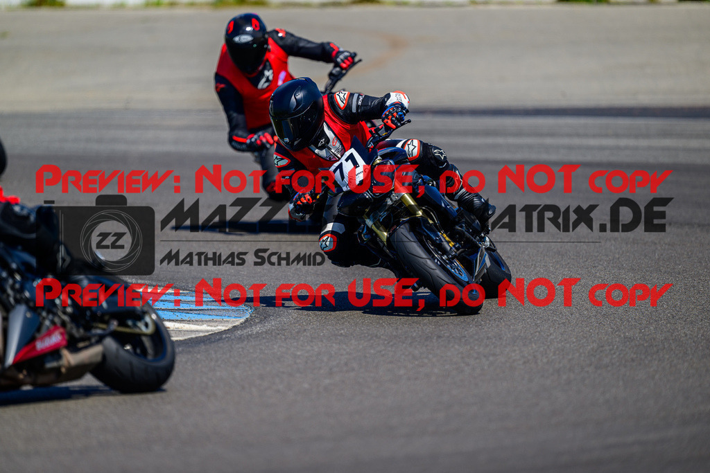 MaZZes_FotoMatrix_240520_6021986_9069 | INST