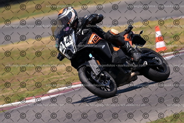 26bt04-1583 | markuskiefer.com - Realisiert mit Pictrs.com