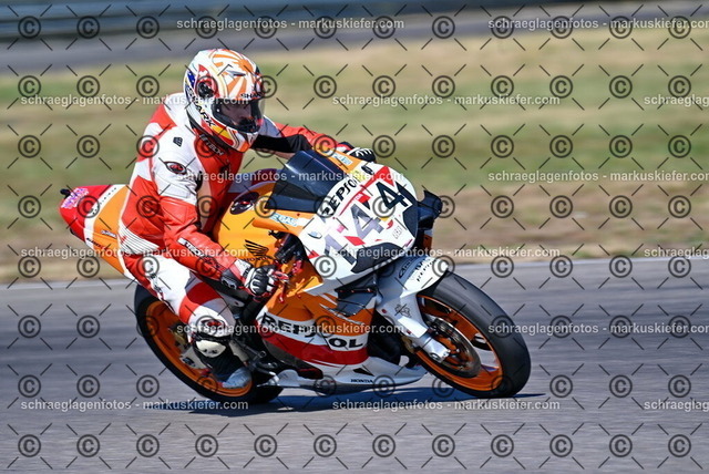 26bt04-0589 | markuskiefer.com - Realisiert mit Pictrs.com