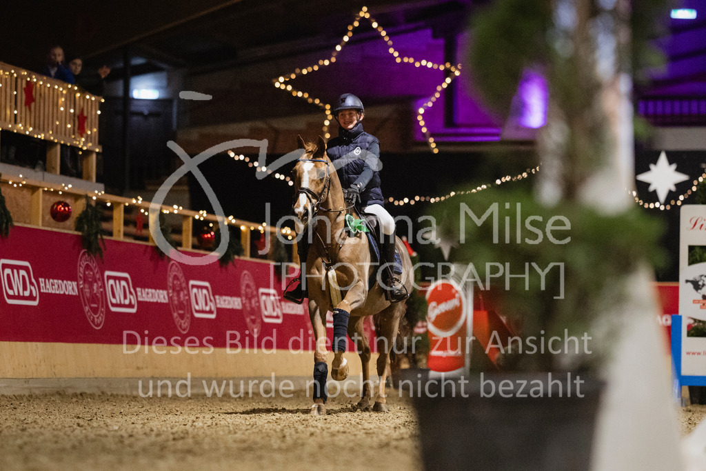 231118_PonyTrophy-308 | Deine schönsten Turniermomente als professionelle Fotos! Entdecke hochwertige Pferdesport-Fotografie im Online-Shop. Jetzt Fotos finden & bestellen!