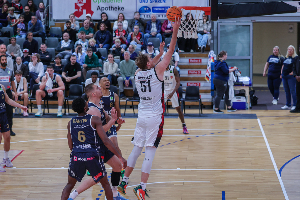 Pro A BAYER GIANTS vs Eisbären Bremerhaven-52 | Fotos von Basketballspielen aus dem Raum NRW fotografiert von Gero Mueller-Laschet und Daniel Schaefer - Realisiert mit Pictrs.com