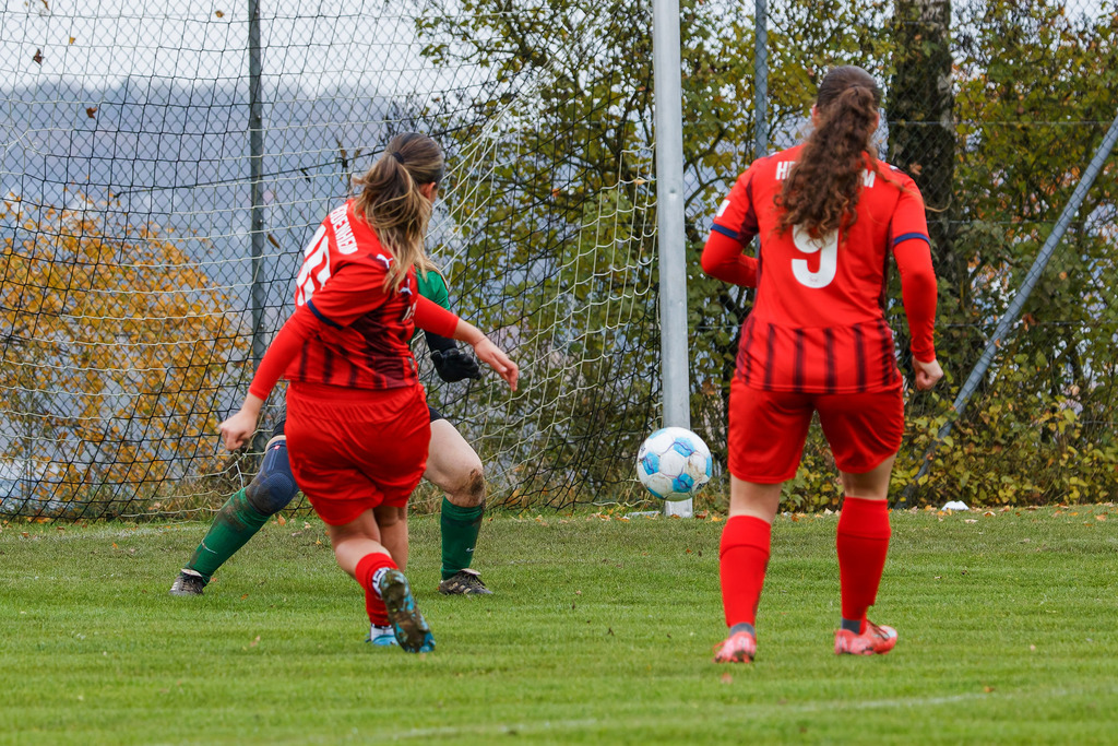 HOHFCH_251109_6921 | 1.FC Heidenheim 1846 II vs. GAST, Fußball, Frauen, Bezirksliga, 2025/2026, X. Spieltag, 03.10.2025 in Heidenheim, Kunstrasen b. Voith-Arena West(Foto: Michael Bulling) - Realisiert mit Pictrs.com