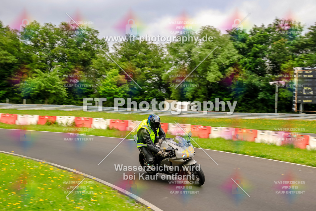 VBK-7266 | Hier findet Ihr Bilder von Touristenfahrten auf der Nürburgring Nordschleife oder von anderen Veranstaltungen die ich besucht habe. Viel Spass beim Durch Schauen 