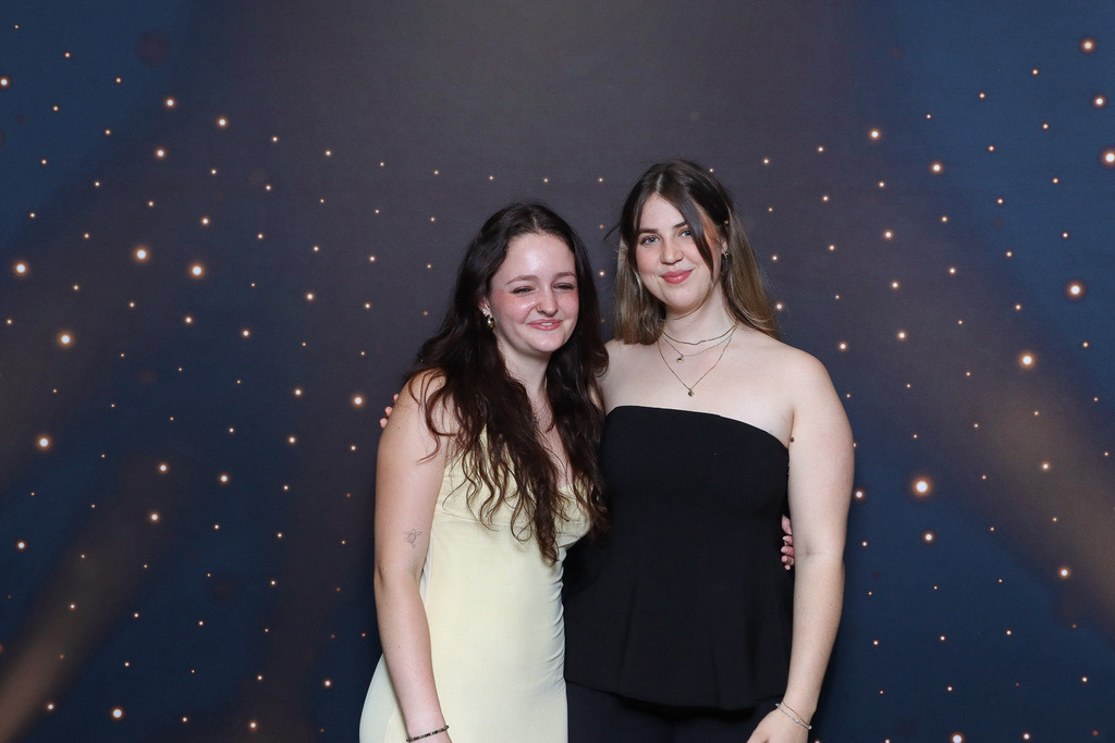 ZD260628112736-46 | Fotoshop von zweidimensional Fotografie. Ihr Fotograf im Aargau. Abzüge von Ihrem Fotobox Event bestellen.Abzüge von Ihrem Hochzeit bestellen.Abzüge von Ihrem Schulfotograf bestellen.
