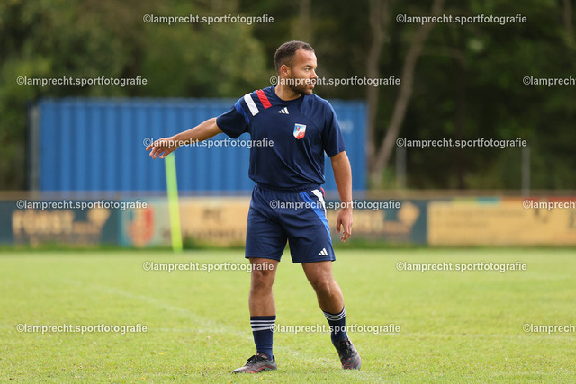 Fußball I Herren I Saison 2025-2026 I Kreisklasse A Süd-Ost I 6. Spieltag I SG Scharbeutz-Pönitz - VfL Bad Schwartau I 13.09.2025.014 | Louis Jamal Wellendorf (44, SG Scharbeutz/Pönitz) - Realisiert mit Pictrs.com