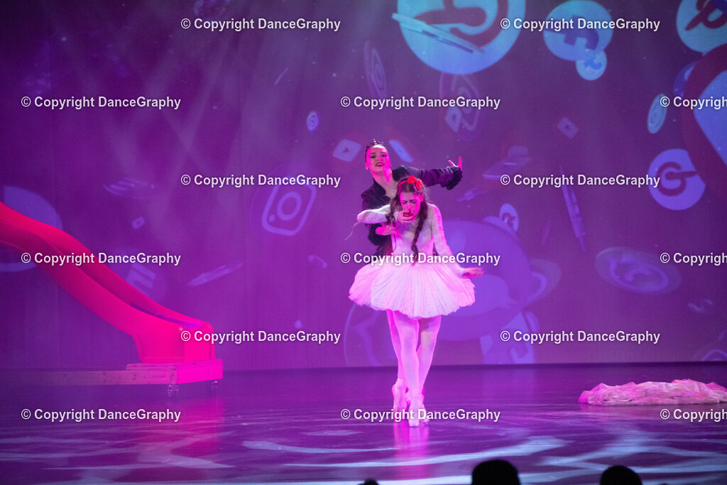 GPHY2237 | DanceGraphy - Realisiert mit Pictrs.com