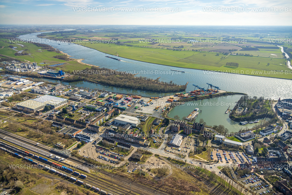 Emmerich240313116 | Luftbild, Containerhafen Emmerich und Fluss Rhein, Baustelle mit Neubau Hallenkomplex Immobilienunternehmen Hillwood an der Reeser Straße, Oleon Emmerich Chemiewerk, Emmerich am Rhein, Nordrhein-Westfalen, Deutschland