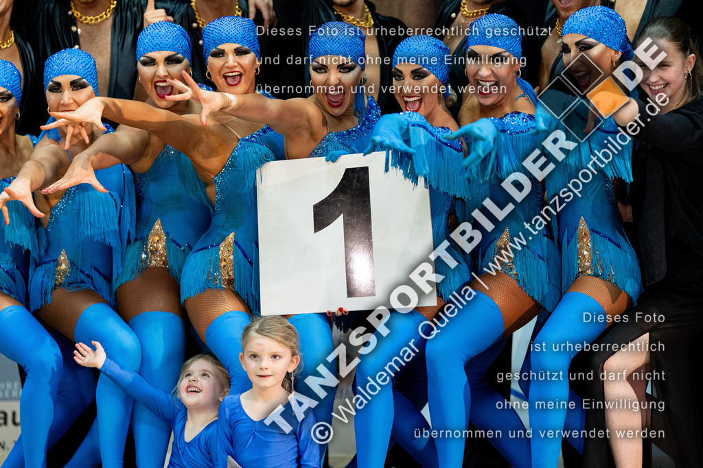 20240120-03571 | Hier finden Sie Tanz Bilder vom Latein und Standard Formationen tanzen. Sportbilder vom Tanzsport. Schöne Fotos und von Weltmeisterschaft, Europameisterschaft, Bundesliga, Regionalliga, Oberliga und Landesliga sowie von GOC Stuttgart, DanceComp, WM Bremen