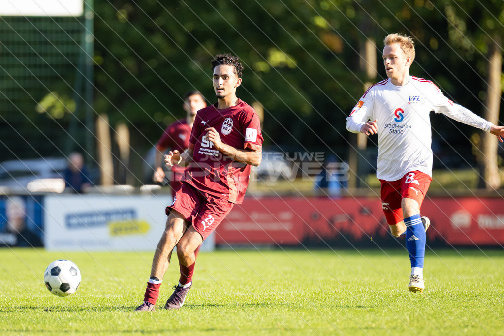 20250928_Picselweb-Fotografie_1R3_2384 | Spielszenen aus dem Spiel VfL Güldenstern Stade - Rotenburger SV. Ergebnis 0:3 - Realisiert mit Pictrs.com