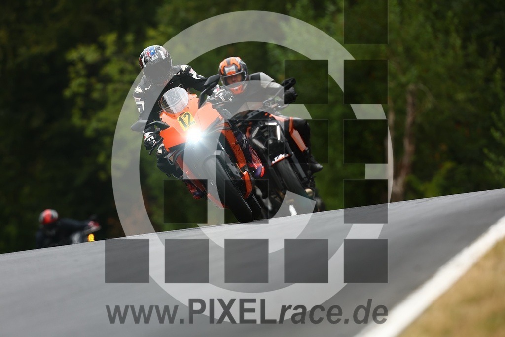 inst12-20260722_01623 | Schöne Erinnerungen an spannende Momente - das festzuhalten ist unser Job. PIXELrace.de ist seit 2003 auf den Rennstrecken Europas unterwegs um die Action draußen beim Fahren und die wunderbare Stimmung imm Fahrerlager für euch einzufangen.