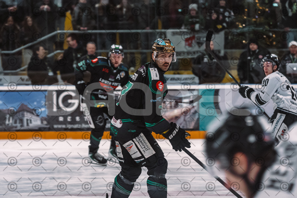 Alligators_vs_Passau_26_12_2025-063 | Höchstadt Alligators Fotogalerie: Eishockey-Action aus Franken. Professionelle Spielfotos, Portraits & Stadionbilder zum Download. Jetzt entdecken! - Realisiert mit Pictrs.com