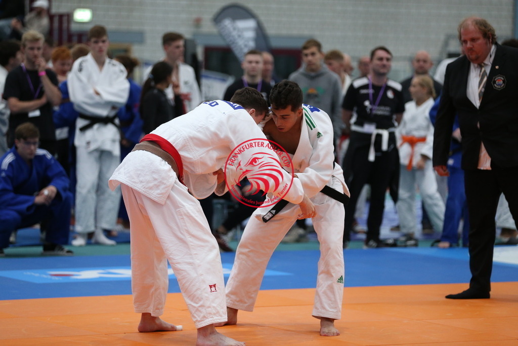 AT3Y0884 | Fotos vom Adler Cup - Pictures from Adler Cup

Hier findet Ihr alle Eindrücke und großen Momente der Adler Cup Wochenenden. Here you will find all impressions and great moments of the Adler Cup weekends. - Realisiert mit Pictrs.com