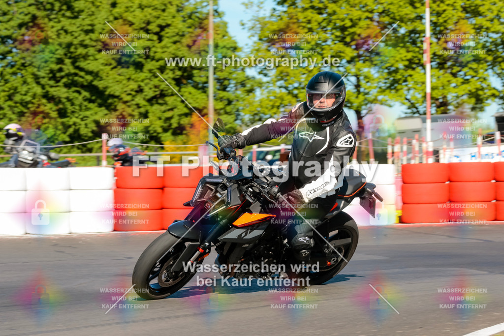 Moto-TeamOBK-21117 | Hier findet Ihr Bilder von Touristenfahrten auf der Nürburgring Nordschleife oder von anderen Veranstaltungen die ich besucht habe. Viel Spass beim Durch Schauen 