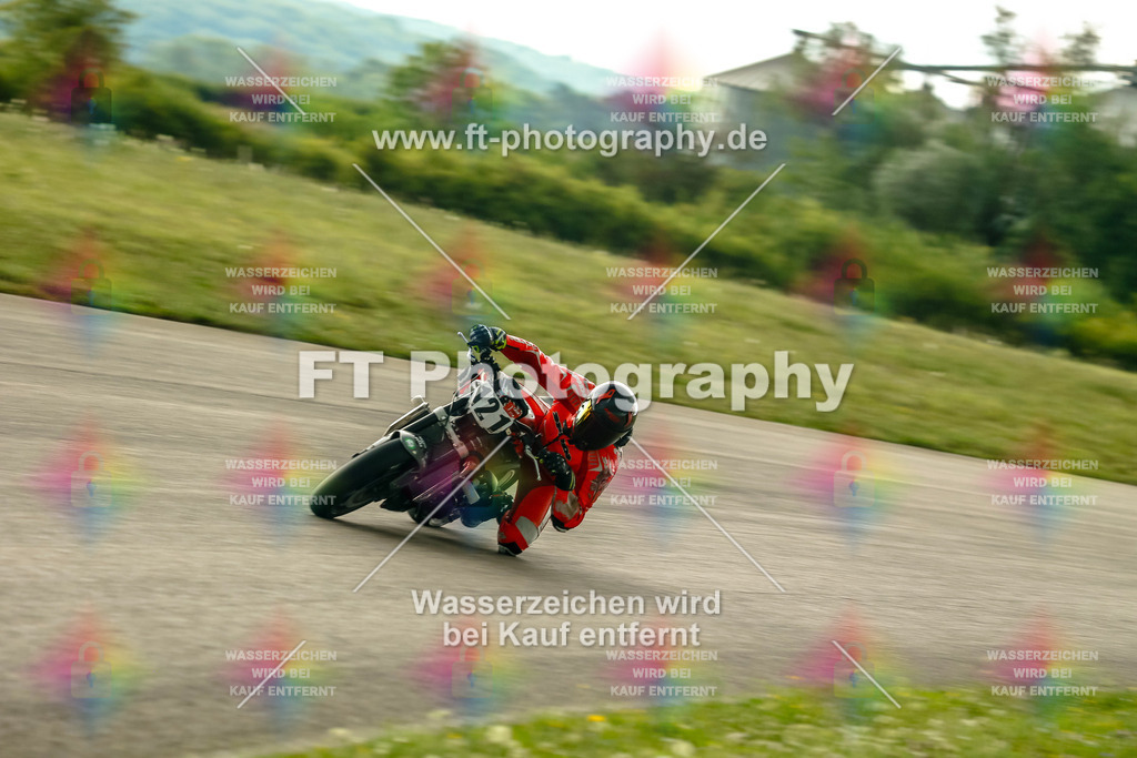 Chambley Juli-3371 | Hier findet Ihr Bilder von Touristenfahrten auf der Nürburgring Nordschleife oder von anderen Veranstaltungen die ich besucht habe. Viel Spass beim Durch Schauen 