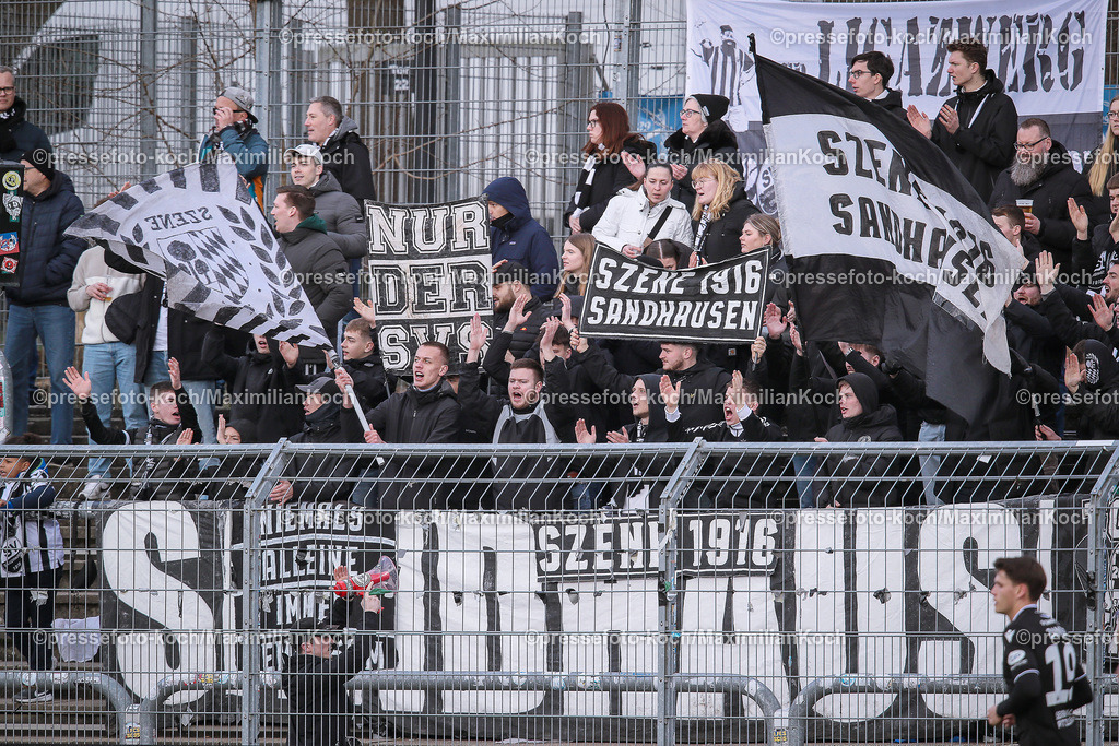 Koe3Liga24022401018 | 24.02.2024, Köln, Fußball, bwin 3. Liga Herren, Sportpark Höhenberg, 27. Spieltag, Saison 2023 2024, FC Viktoria Köln – SV Sandhausen: Fans Gästeblock jubelnd Symbolfoto Feature Gästefans Sandhausenfans. 
DFB regulations prohibit any use of photographs as image sequences and or quasi-video.