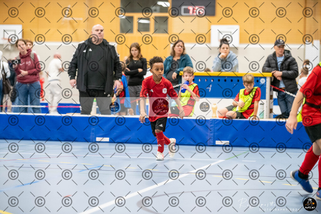 20241124_FCR-Hallenturnier-F1_2_034 | Sport und Naturfotografie von Roberto Esposito zeigt echte Momente Bewegung und die Schönheit der Natur. Ausdrucksstarke Bilder schaffen Emotionen.