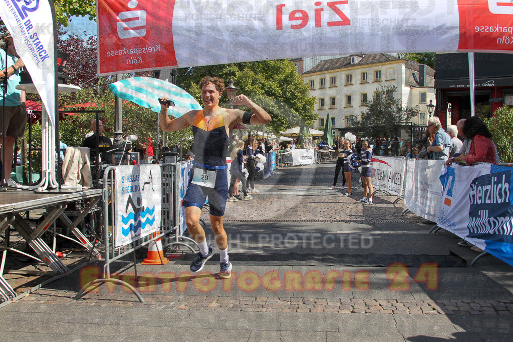 250824_1237_EV4_9316 | Sportfotografie im Rhein-Sieg Kreis, Köln, Bonn, NRW, Rheinland Pfalz, Hessen, etc. Unser Tätigkeitsfeld umfasst den Laufsport vom Volkslauf über den Marathon, Duathlon, Triathon bis zum Ultralauf wie Kölnpfad Ultra oder Schindertrail.