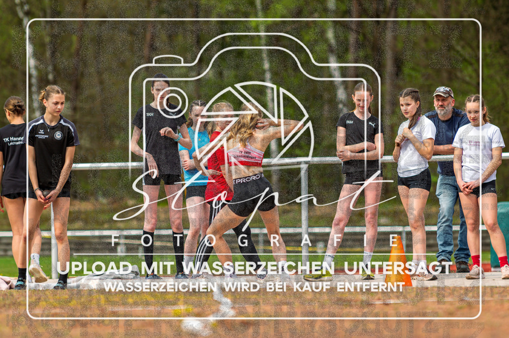 KMHK-1098 | Kreismeisterschaften Leichtathletik-Wurf Heidekreis 2026 im Boehmewaldstadion, Soltau (Simon Paul Stopat) - Realisiert mit Pictrs.com