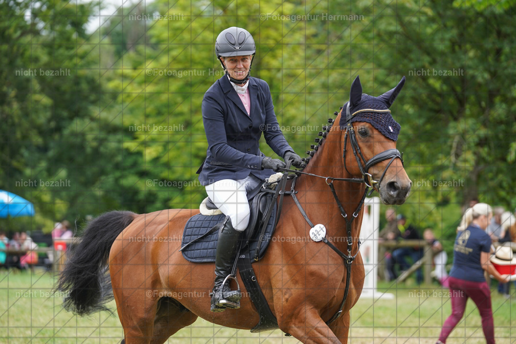20230702-FAH03127 | Grafing, Grafing - Aiterndorf, Reitturnier, Turnierfotografen Bayern, Ebersberg, München, Turnierbilder, Reitsportfotos, Fotoagentur Herrmann, Pferdeshooting, Hochzeitsfotograf für Reiter, Pferdefotograf