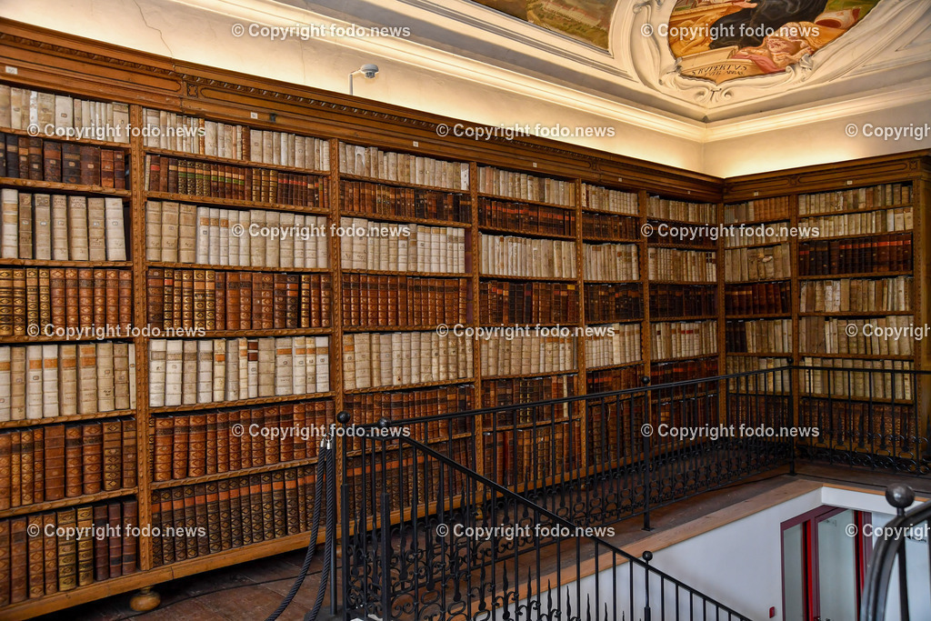 Stift Lambach_ Bibliothek_ 25.08.2022-28 | 25.08.2022, Lambach, AUT, Stift Lambach, Bibliothek, im Bild Bibliothek