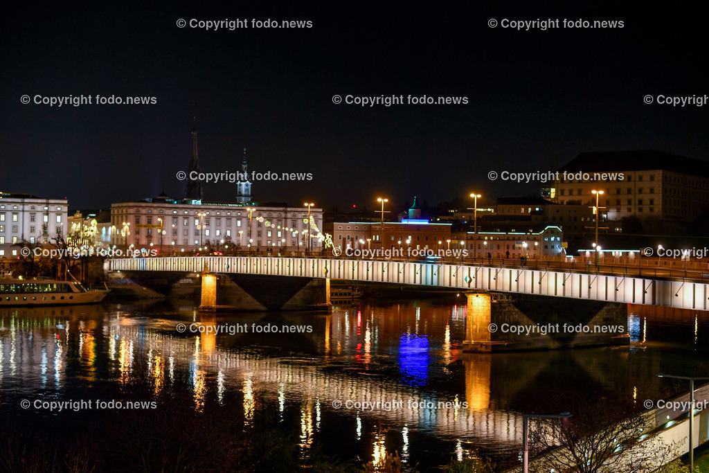 Nibelungenbruecke Linz_ 29.11.2022-1 | 29.11.2022,Nibelungenbruecke Linz, AUT, Nibelungenbruecke, Bruecke, Donau, Donauuebergang, im Bild Nibelungenbruecke, Nacht, Drohne